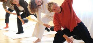 joga-pri-revmatoidnom-artrite-300x139.jpg