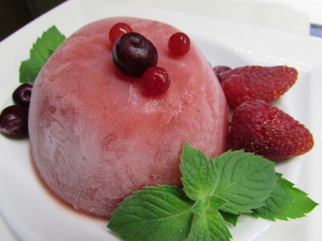 Morozhenoe_Recept_s_fruktovo-yagodnym_pyure_1.jpg