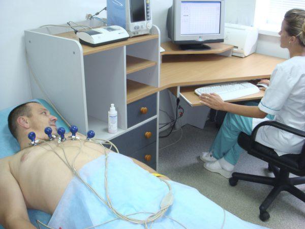 ekg-pri-sistolicheskoj-gipertonii-600x450.jpg