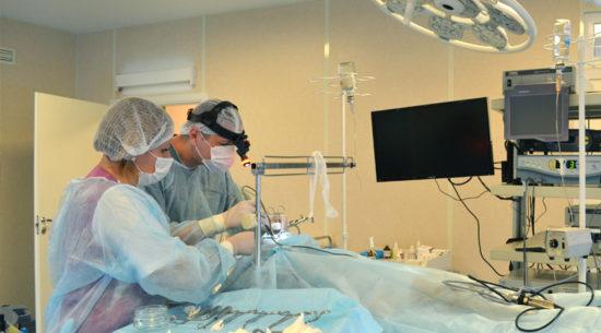 hirurg_MedicaMente-550x305.jpg