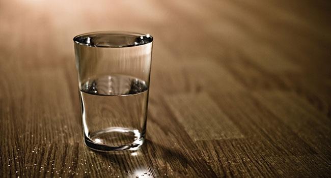 Stakan-s-vodkoj.jpg